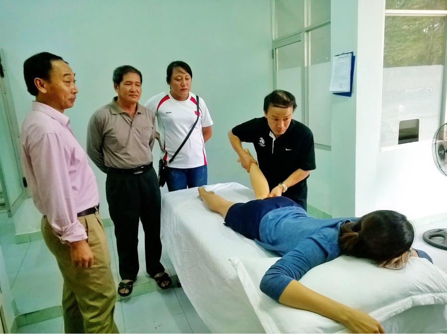 bác sĩ bệnh viện thể dục thể thao
