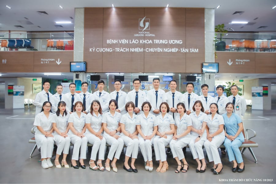 đội ngũ bác sĩ bệnh viện lão khoa trung ương